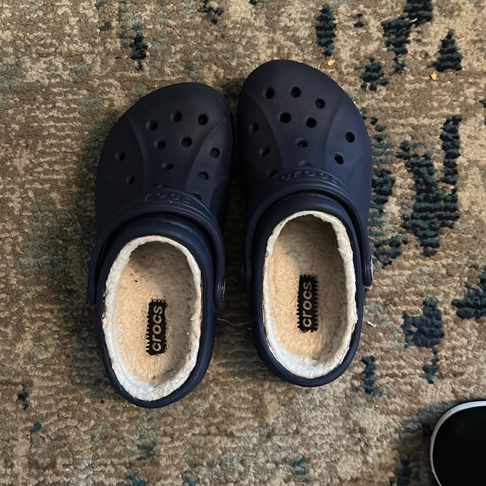 Boys crocs